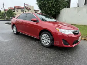 Toyota Camry LE 4dr Sedan (2.5L 4cyl 6A) 2014 Red