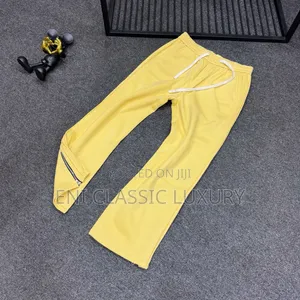 Photo - Premium Quality Luxury Cargo Jogger 👖 Well Branded