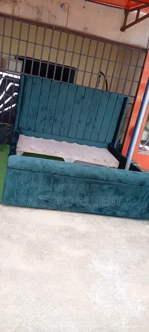 6 by 6 Executive Bed Frame With Footseat/Storage Box