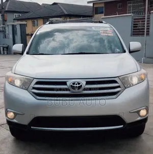 Toyota Highlander SE 3.5L 4WD 2013 Silver