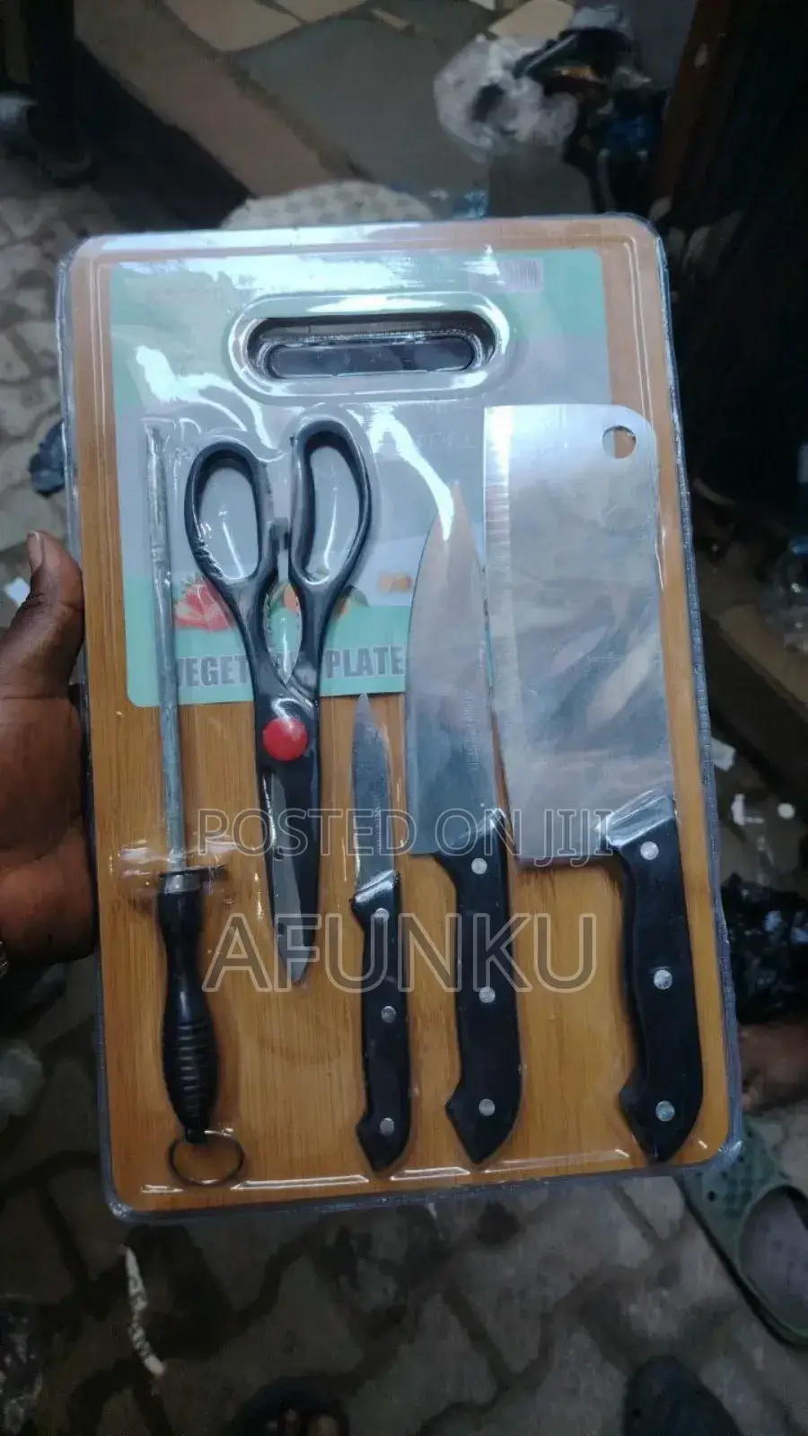 Knife Set With Chopping Board
