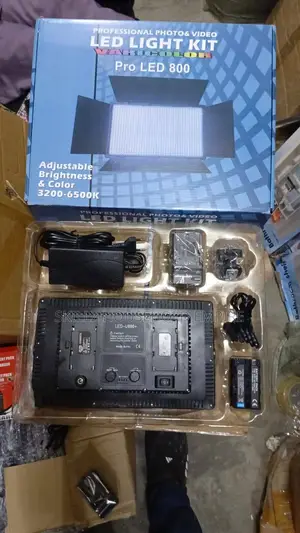Rechargeable Led Light Kit Pro Led 800+ Batteries +Stand