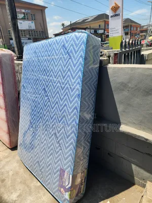 High Quality Queen Size Semi-Orthopedic Mattrass
