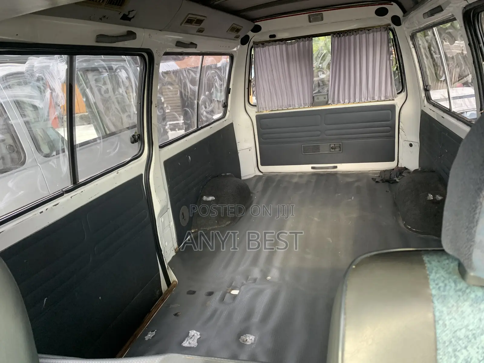 Mitsubishi Delica 2005 White