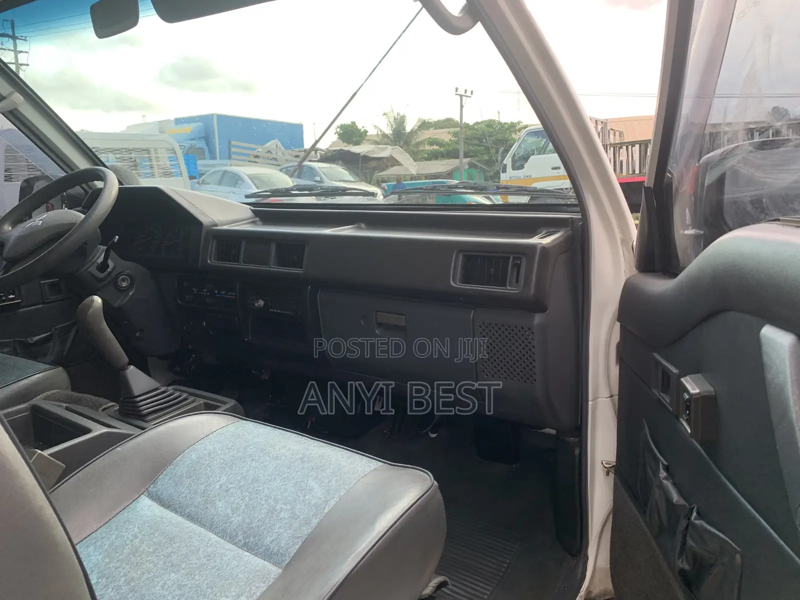 Mitsubishi Delica 2005 White