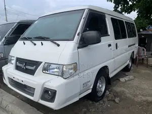 Mitsubishi Delica 2005 White