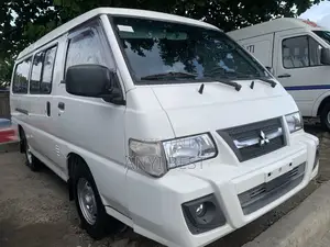 Mitsubishi Delica 2005 White