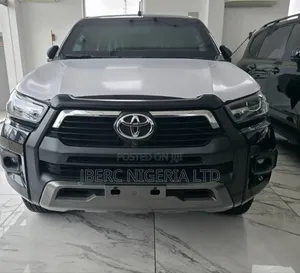 New Toyota Hilux 2025 Black