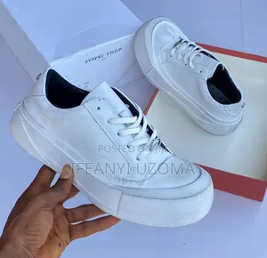 Classic Luxury Designer White Sneakers Shoe