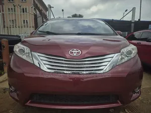 Toyota Sienna 2015 Burgundy
