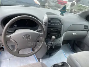 Toyota Sienna LE FWD 2006 Silver