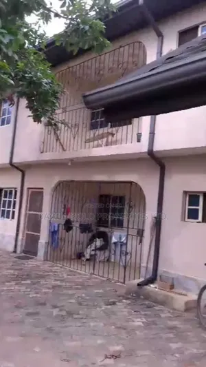 8bdrm Duplex in Benin City for sale