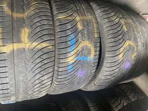 245/40/18 Michelin