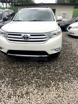 Toyota Highlander Limited 3.5l 4WD 2013 White