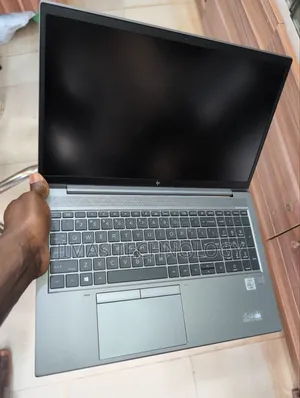Laptop HP ZBook Firefly 15 G7 32GB Intel Core i7 SSD 512GB