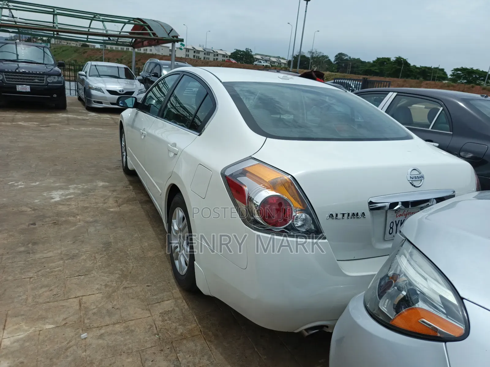 Nissan Altima 2011 White