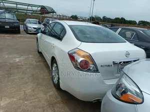 Nissan Altima 2011 White