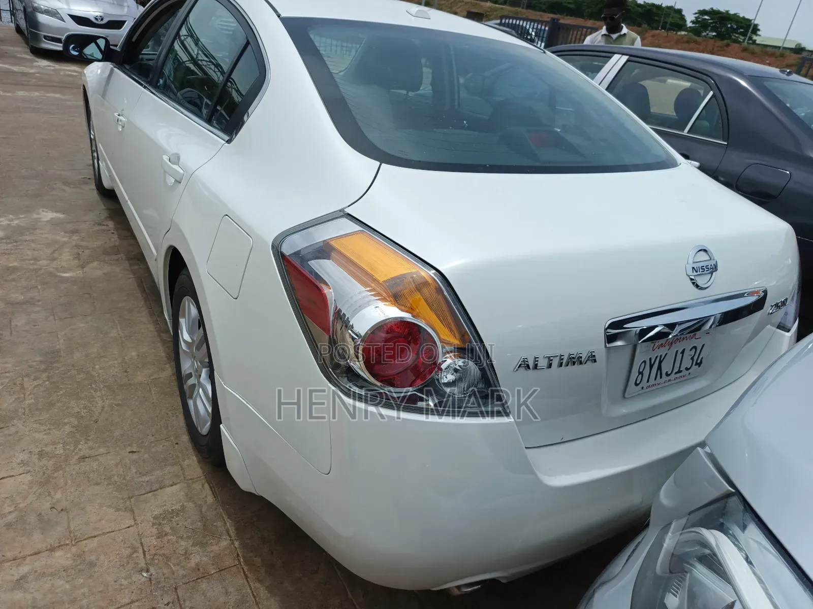 Nissan Altima 2011 White