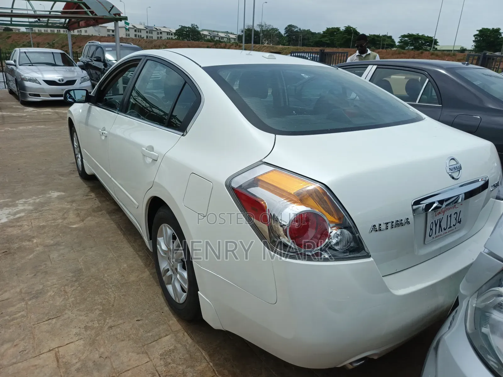 Nissan Altima 2011 White