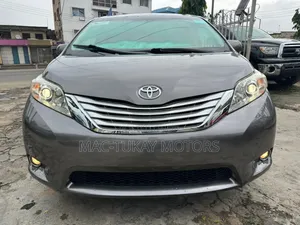 Toyota Sienna LE 8 Passenger 2011 Gray