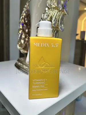 Photo - Medix 5.5 Vitamin C + Turmeric Firming + Brightening Cream