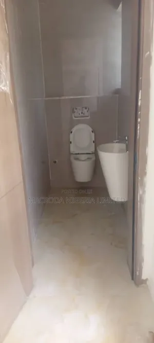 5bdrm House in Ikeja for rent