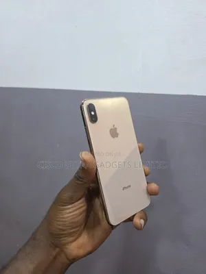 Photo - Apple iPhone XS Max 256 GB Gold