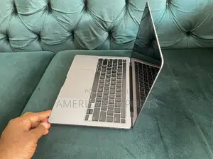 Laptop Apple MacBook Pro 2020 16GB Intel Core I7 SSD 512GB