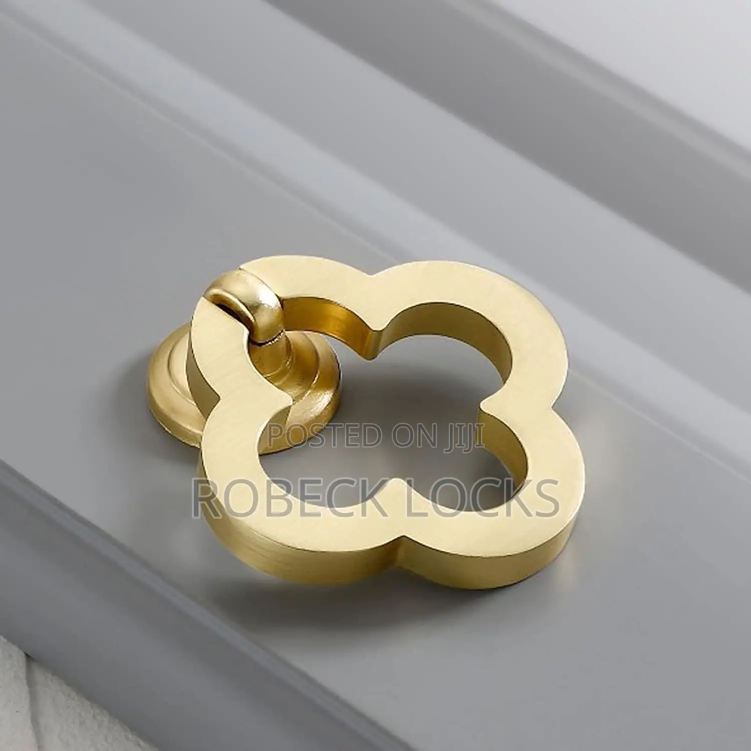 Elegant Gold Clover Drop Pulls