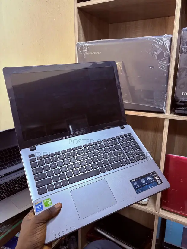 Laptop Asus X550LA 8GB Intel Core I7 HDD 320GB in Kaduna / Kaduna