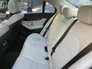 Mercedes-Benz C300 Luxury 4dr AWD 4Matic Sedan (2.0L 4cyl 7A) 2015