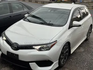 Toyota Corolla 2018 White