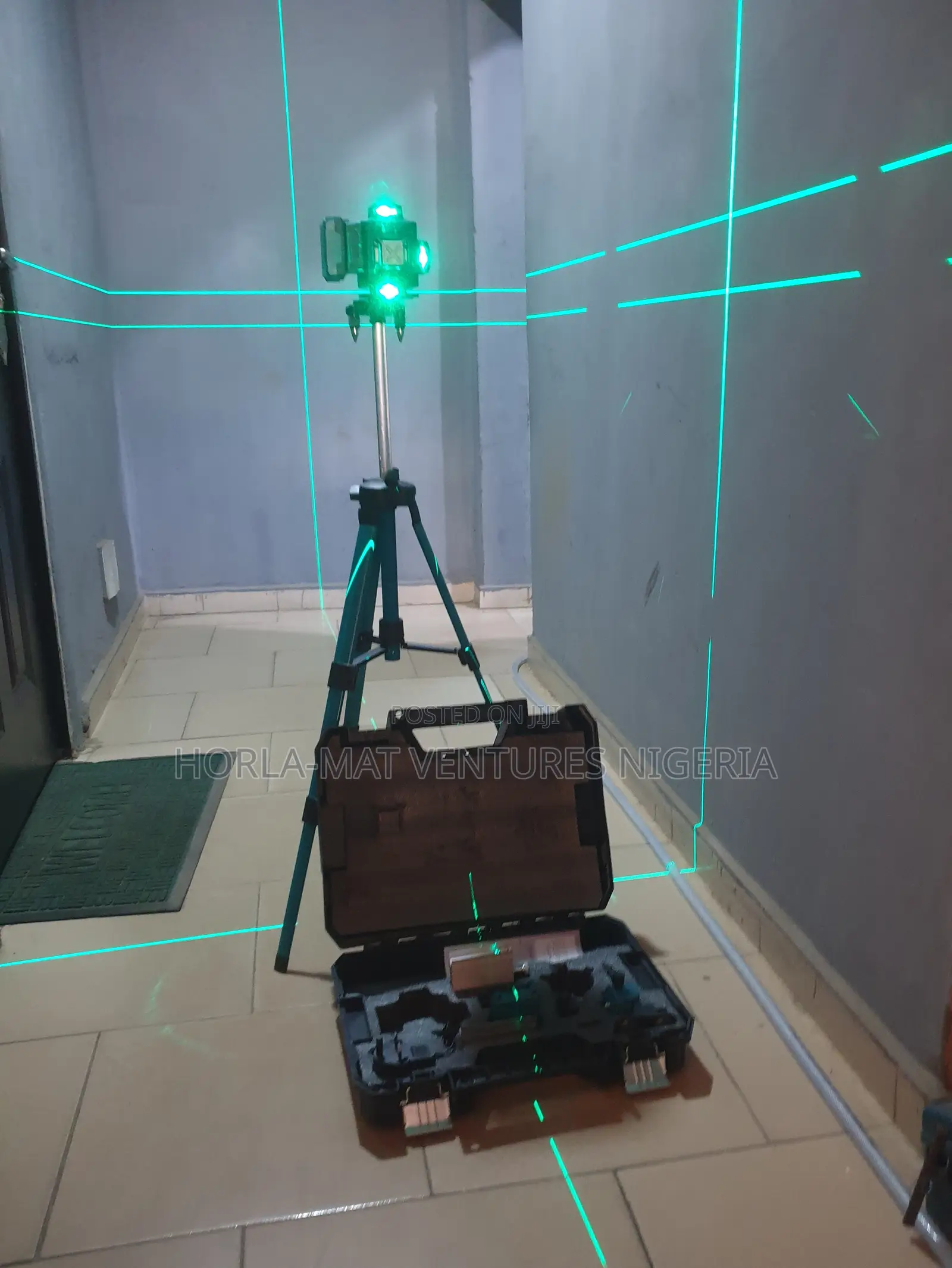 Laser Line Level (16 Lines) With Tripod