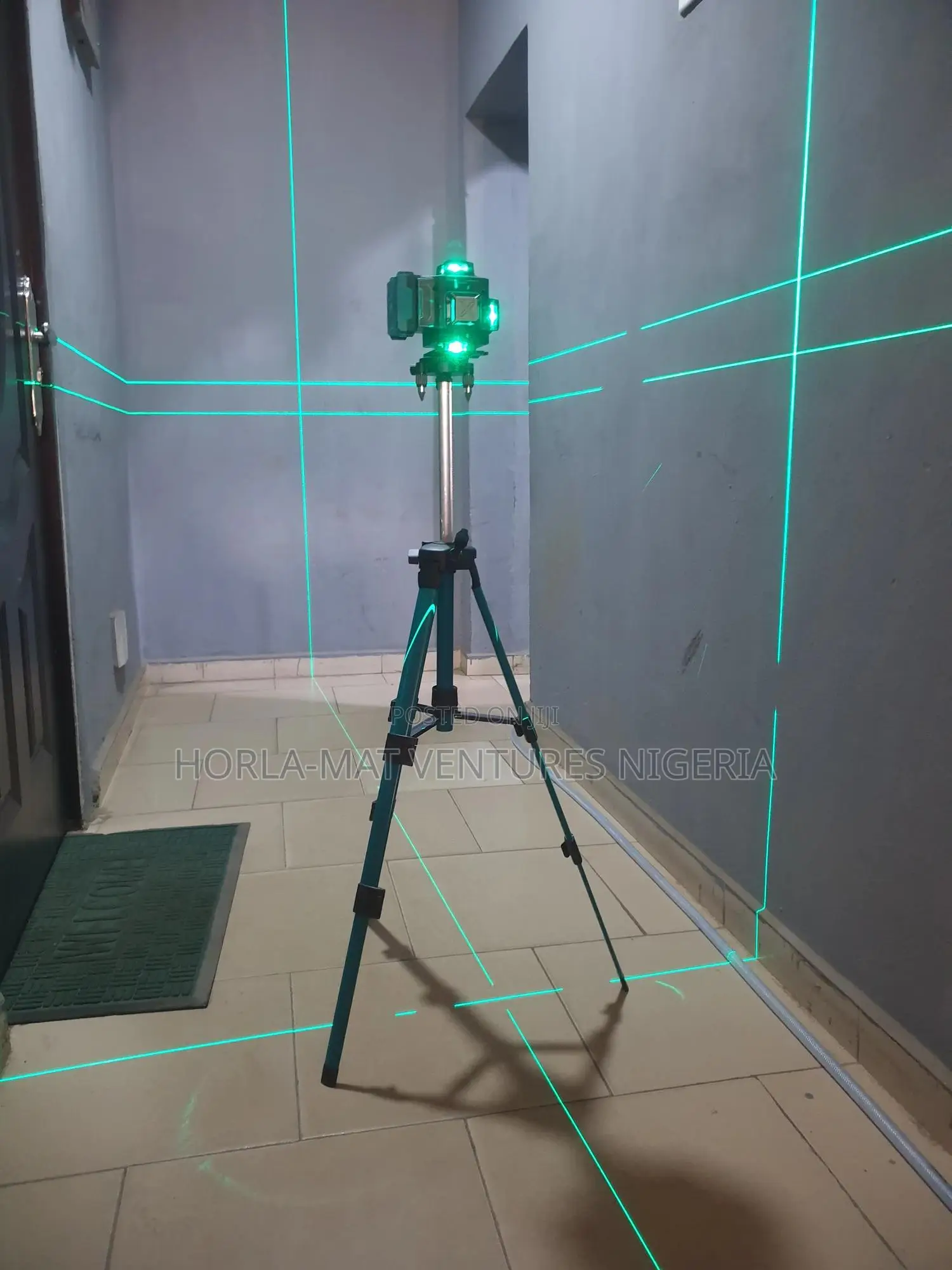 Laser Line Level (16 Lines) With Tripod