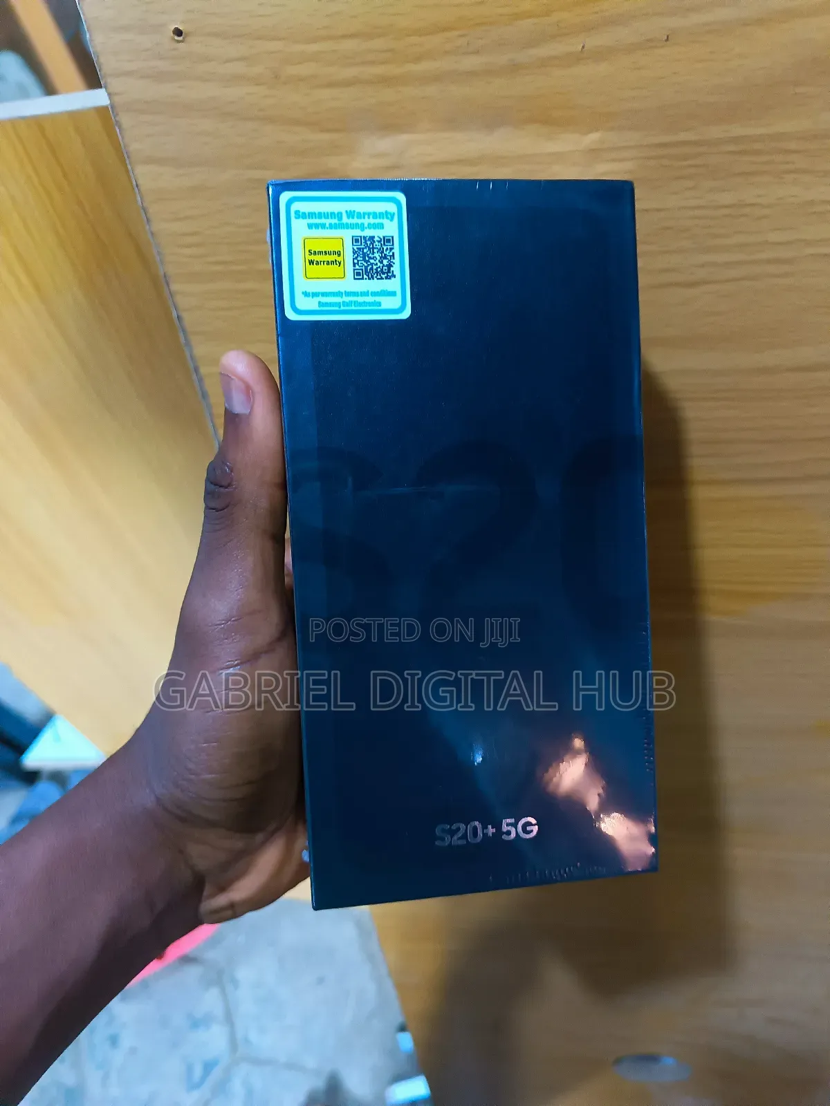 New Samsung Galaxy S20+ 128 GB Red