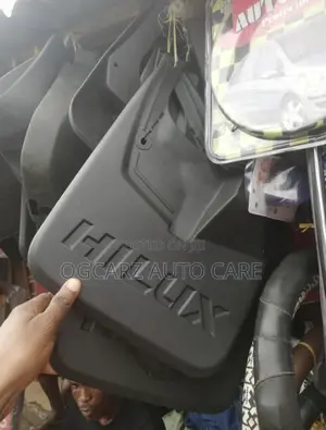 Mud Flap Toyota Hilux 2016 / 2018 / 2020 / 2023