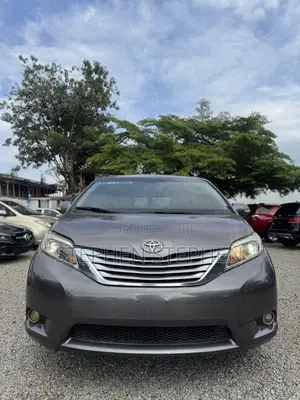Toyota Sienna 2012 Gray