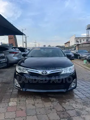 Toyota Camry XLE V6 4dr Sedan (3.5L 6cyl 6A) 2013 Black