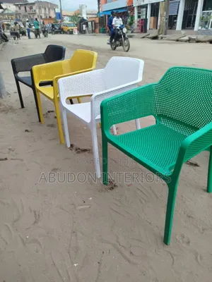 Uniques Chairs
