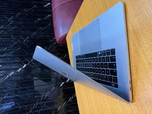 Laptop Apple MacBook Pro 2019 16GB Intel Core I7 SSD 512GB