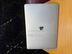 Laptop Apple MacBook Pro 2018 16GB Intel Core I5 SSD 256GB