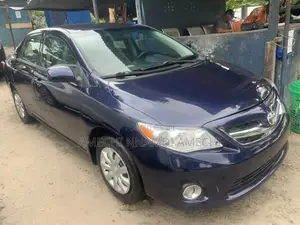 Toyota Corolla LE 4dr Sedan (1.8L 4cyl 4A) 2013 Blue