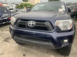 Toyota Tacoma 4dr Access Cab 6.1 ft. SB (2.7L 4cyl 5M) 2015 Gray