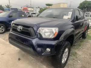 Toyota Tacoma 4dr Access Cab 6.1 ft. SB (2.7L 4cyl 5M) 2015 Gray