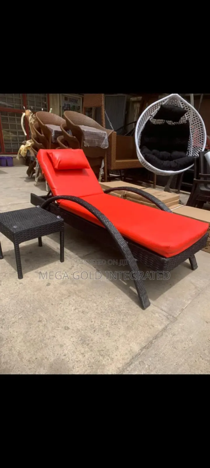 Outdoor Swimming Pool Relaxation Bed