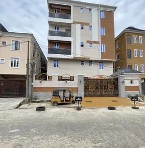 3bdrm Apartment in Yaba Lagos for sale
