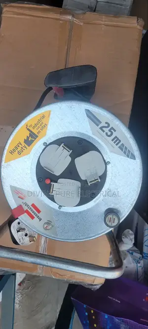 Industrial Socket With Self Closing Caps