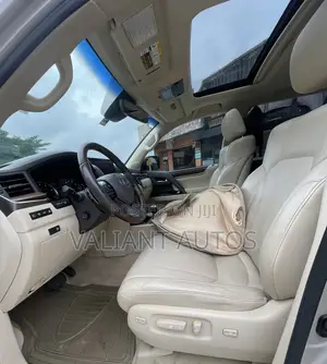 Lexus LX 2016 Gold