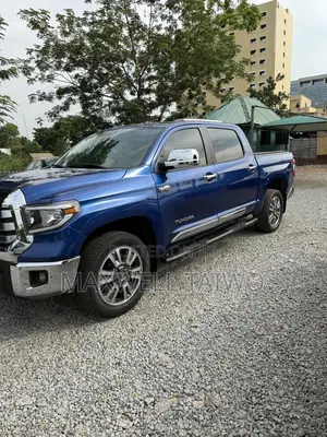 Toyota Tundra 1794 5.7L V8 4x4 CrewMax 5.6 ft. box 145.7 in. WB 2020