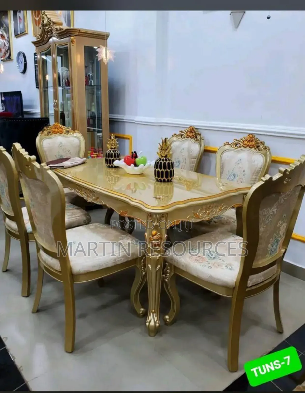 Royal Dining Table Set